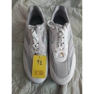 New SAS Shoes Women's White size 9.5 Tennis Shoes TriPad Comfort Athletic